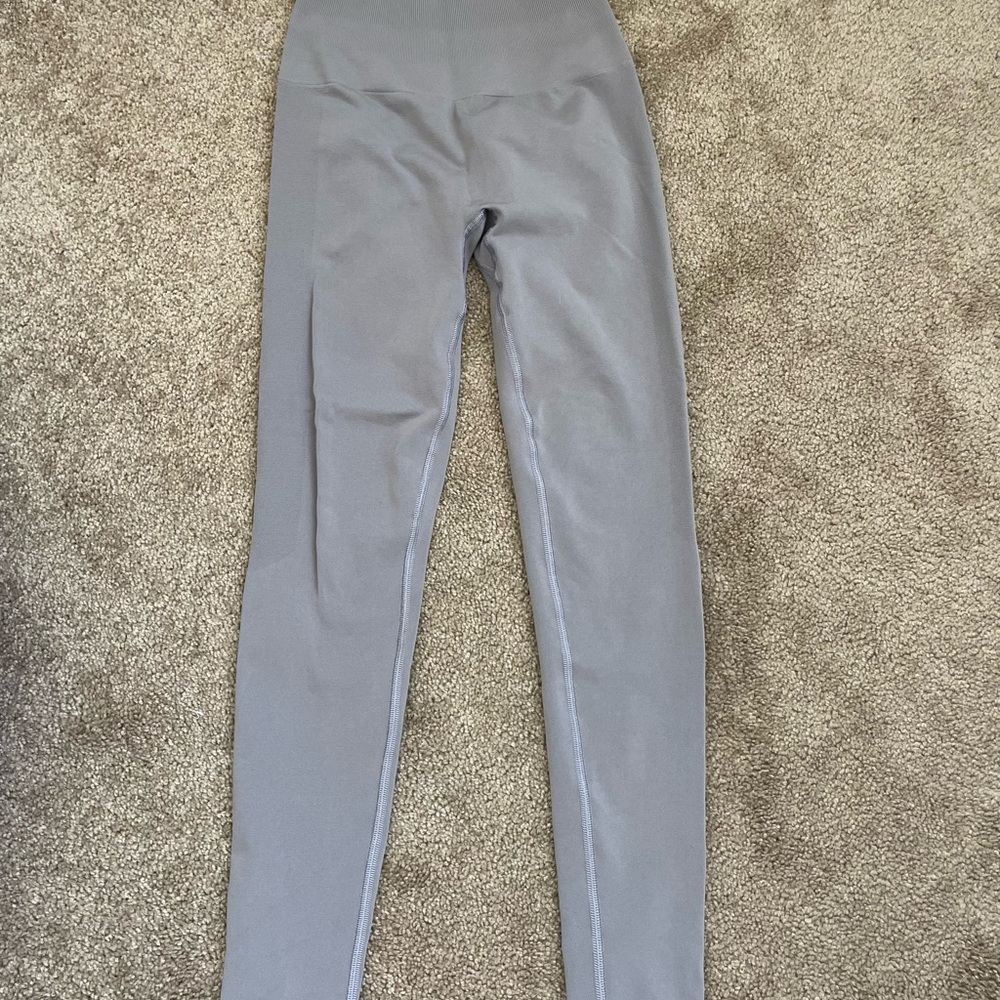Alphalete Amplify Leggings in Storm Grey